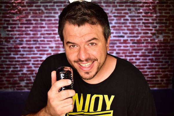 Leandro Russo en Taburete Club de Comedia