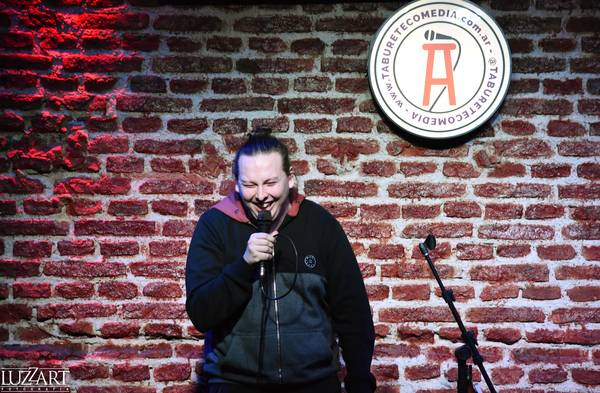 Ramiro Berdasagar en Taburete Club de Comedia